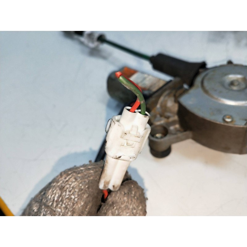 Recambio de elevalunas delantero izquierdo para opel agila 1.2 16v cat (z 12 xe / lw4) referencia OEM IAM 09215911  5P