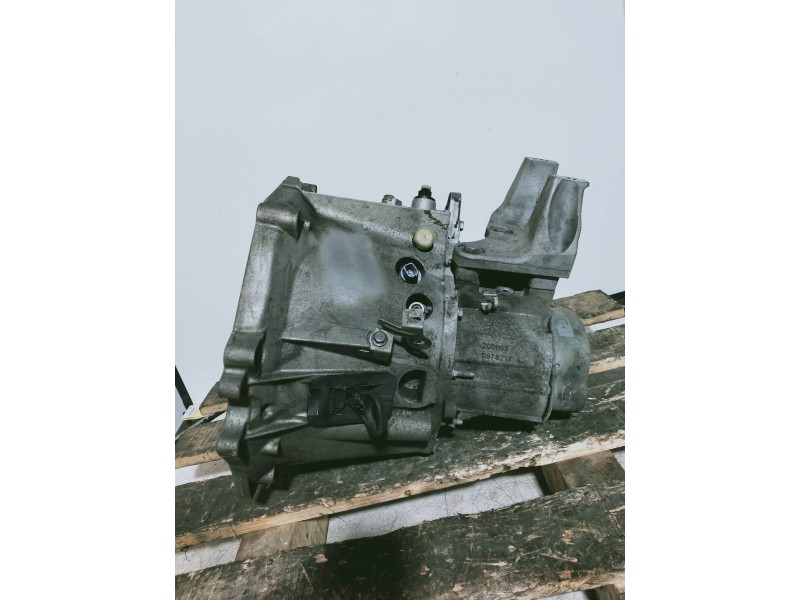 Recambio de caja cambios para peugeot 407 sr confort referencia OEM IAM 20DM65 0978213 A 5V