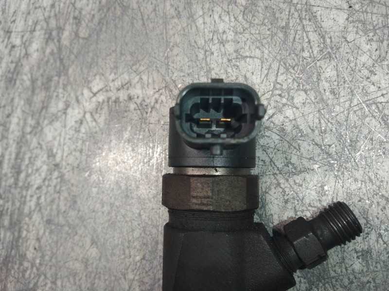 Recambio de inyector para opel insignia berlina cosmo referencia OEM IAM 0445110327  