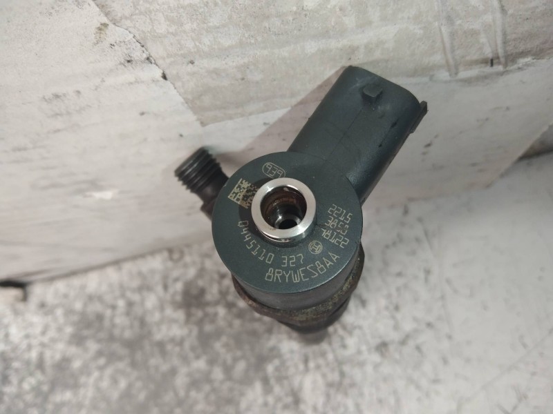 Recambio de inyector para opel insignia berlina cosmo referencia OEM IAM 0445110327  