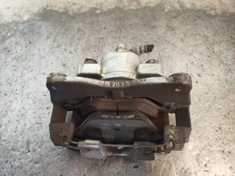 Recambio de pinza freno delantera derecha para toyota yaris hybrid active referencia OEM IAM   