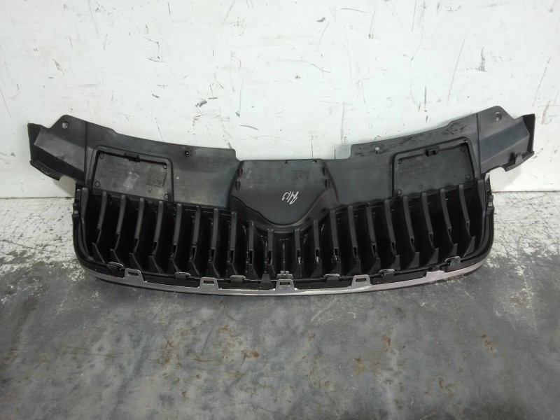 Recambio de rejilla delantera para skoda fabia (5j2 ) style referencia OEM IAM   