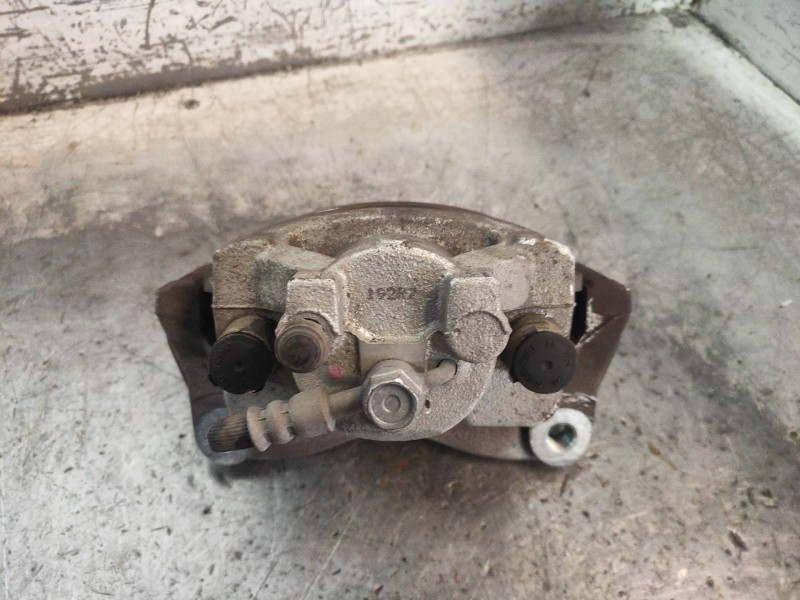 Recambio de pinza freno delantera izquierda para toyota yaris hybrid active referencia OEM IAM   