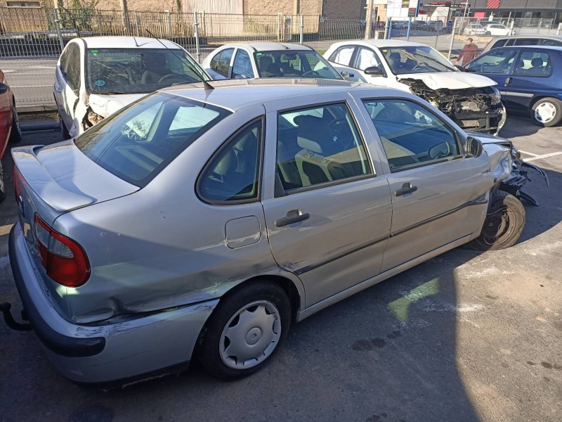 seat cordoba berlina (6k2) del año 2001