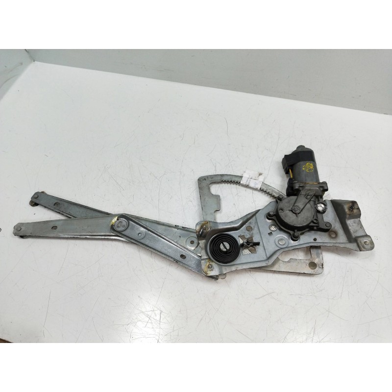 Recambio de elevalunas delantero derecho para opel astra f berlina 1.6 cat referencia OEM IAM 90414656 188878000 4P