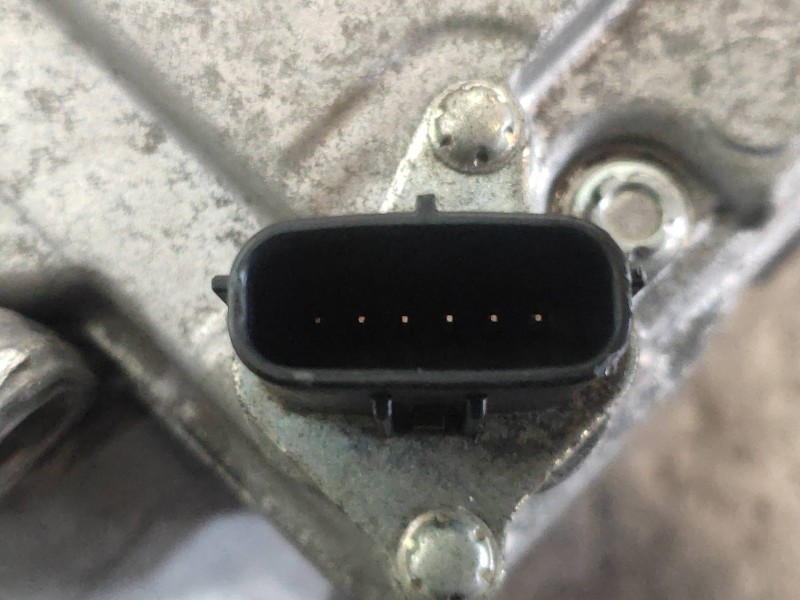 Recambio de compresor aire acondicionado para toyota yaris hybrid active referencia OEM IAM 0422001350  