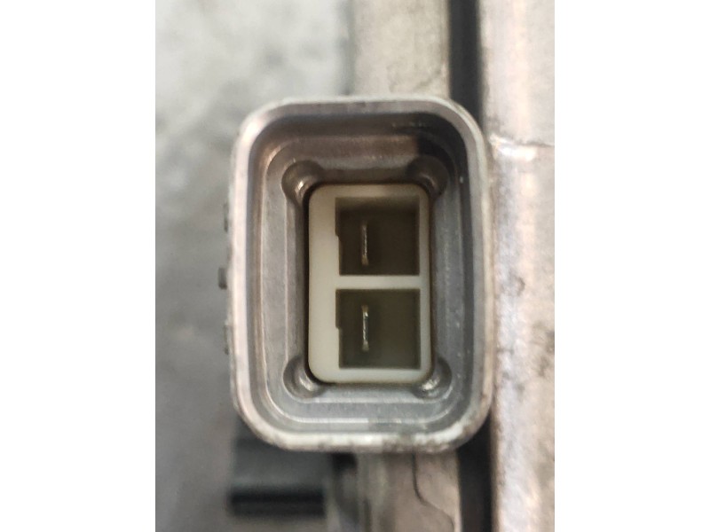 Recambio de compresor aire acondicionado para toyota yaris hybrid active referencia OEM IAM 0422001350  