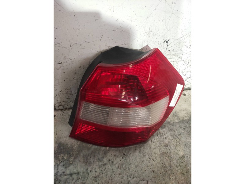 Recambio de piloto trasero derecho para bmw serie 1 berlina (e81/e87) 118d referencia OEM IAM 692450211  