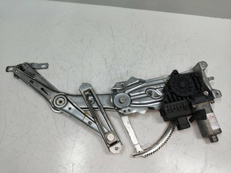 Recambio de elevalunas delantero izquierdo para opel astra g berlina sportive referencia OEM IAM 80521881 119950200 3P