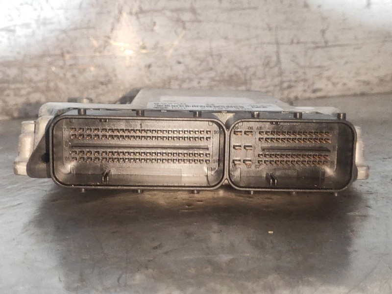Recambio de centralita motor uce para bmw serie 1 berlina (e81/e87) 118d referencia OEM IAM 0281012335 7797496 7798253