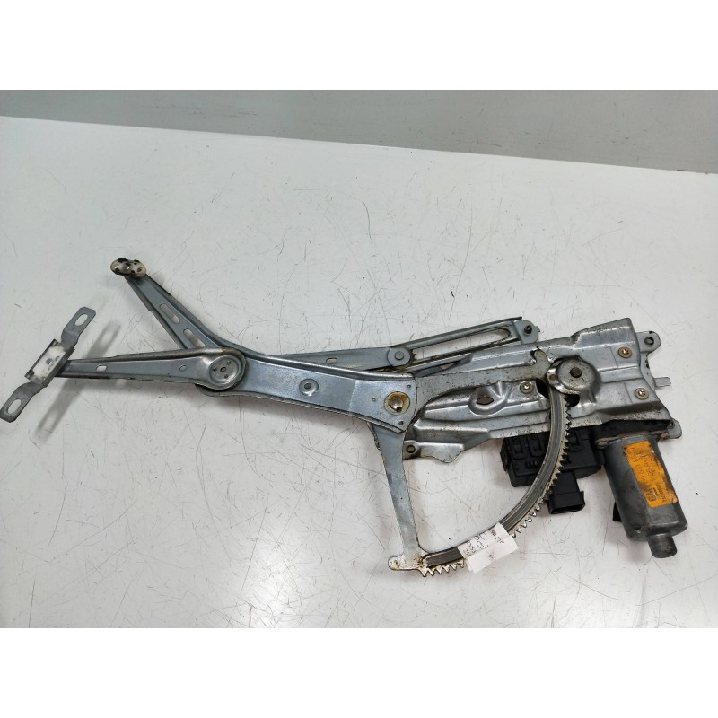 Recambio de elevalunas delantero derecho para opel astra g berlina 1.7 16v dti cat (y 17 dt / lr6) referencia OEM IAM 90521882 1