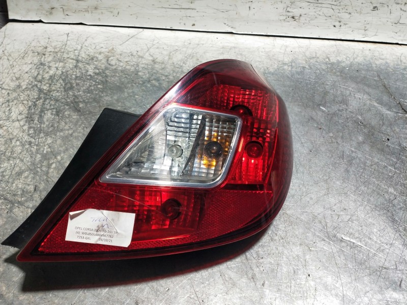 Recambio de piloto trasero derecho para opel corsa d cosmo referencia OEM IAM 13269051 89318821 