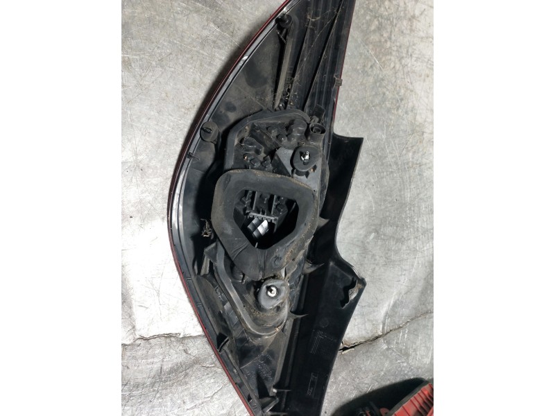 Recambio de piloto trasero derecho para opel corsa d cosmo referencia OEM IAM 13269051 89318821 
