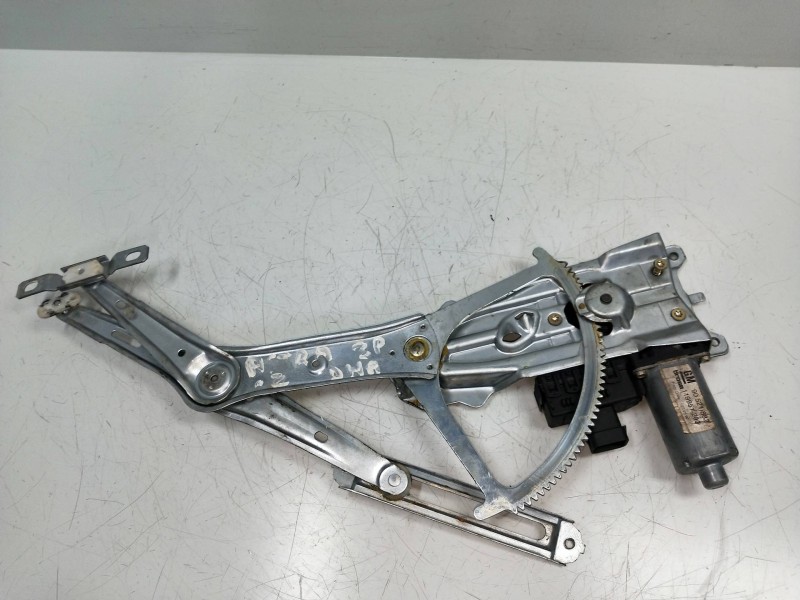 Recambio de elevalunas delantero derecho para opel astra g berlina referencia OEM IAM 90521882 119951200 3P Recambio de elevalunas delantero derecho para opel astra g berlina referencia OEM IAM 90521882 119951200 3P