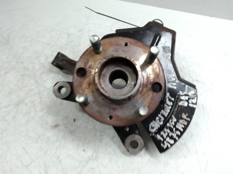 Recambio de mangueta delantera izquierda para chevrolet aveo ls referencia OEM IAM   