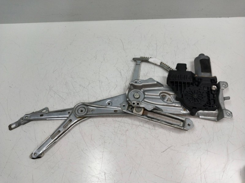 Recambio de elevalunas delantero derecho para opel astra g berlina 2.0 dti referencia OEM IAM 90521882 119951200 5P Recambio de elevalunas delantero derecho para opel astra g berlina 2.0 dti referencia OEM IAM 90521882 119951200 5P