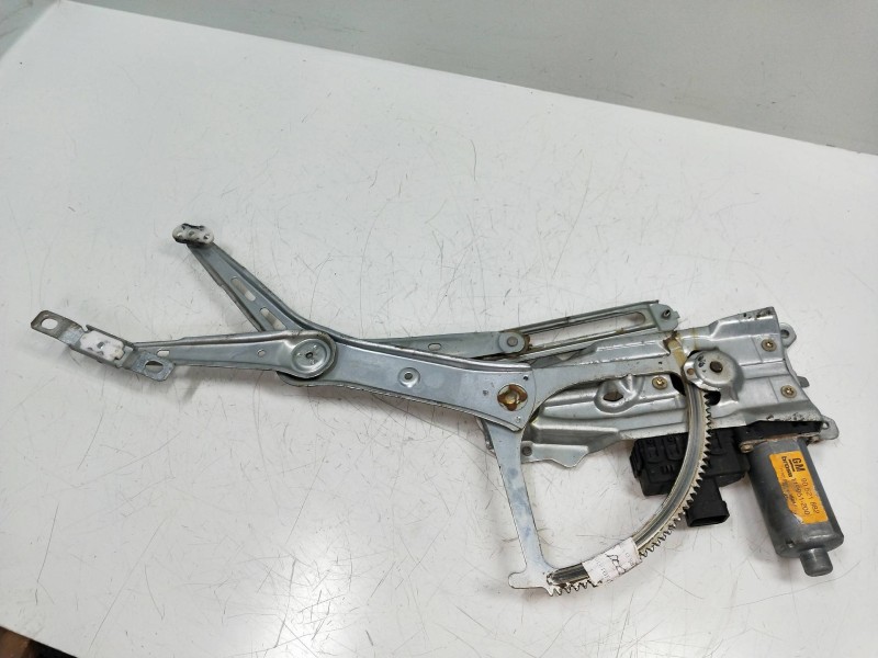 Recambio de elevalunas delantero derecho para opel astra g berlina 2.0 dti referencia OEM IAM 90521882 119951200 5P Recambio de elevalunas delantero derecho para opel astra g berlina 2.0 dti referencia OEM IAM 90521882 119951200 5P