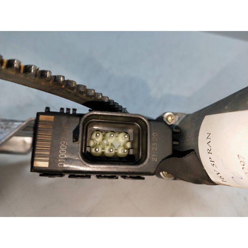 Recambio de elevalunas delantero derecho para opel astra g caravan 1.8 16v cat referencia OEM IAM 90521882 119951XXX 5P R Recambio de elevalunas delantero derecho para opel astra g caravan 1.8 16v cat referencia OEM IAM 90521882 119951XXX 5P R