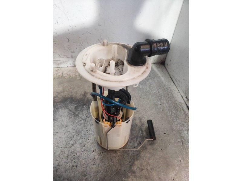 Recambio de bomba combustible para iveco daily furgón 2.3 diesel cat referencia OEM IAM 0580203045 70150606 69508676