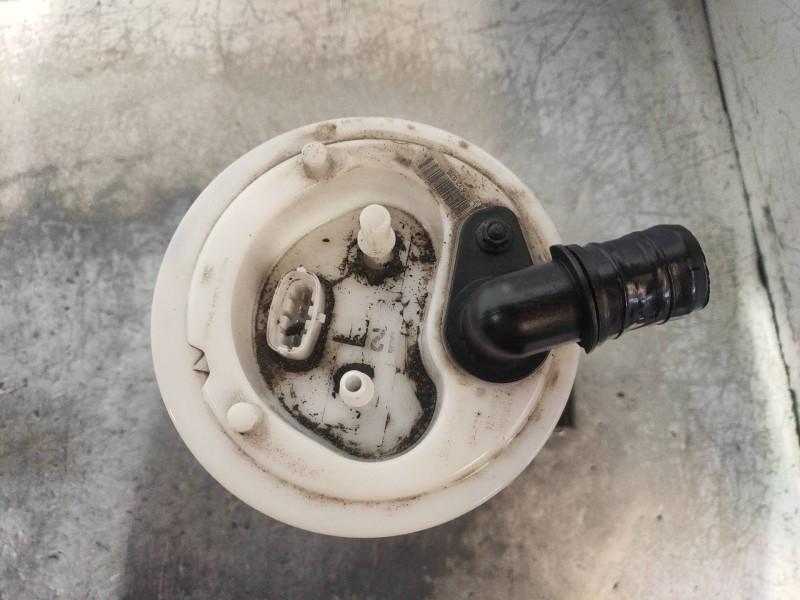 Recambio de bomba combustible para iveco daily furgón 2.3 diesel cat referencia OEM IAM 0580203045 70150606 69508676