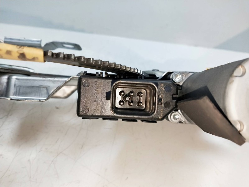 Recambio de elevalunas delantero derecho para opel astra gtc 1.9 cdti referencia OEM IAM 13101479 982825101 3P Recambio de elevalunas delantero derecho para opel astra gtc 1.9 cdti referencia OEM IAM 13101479 982825101 3P