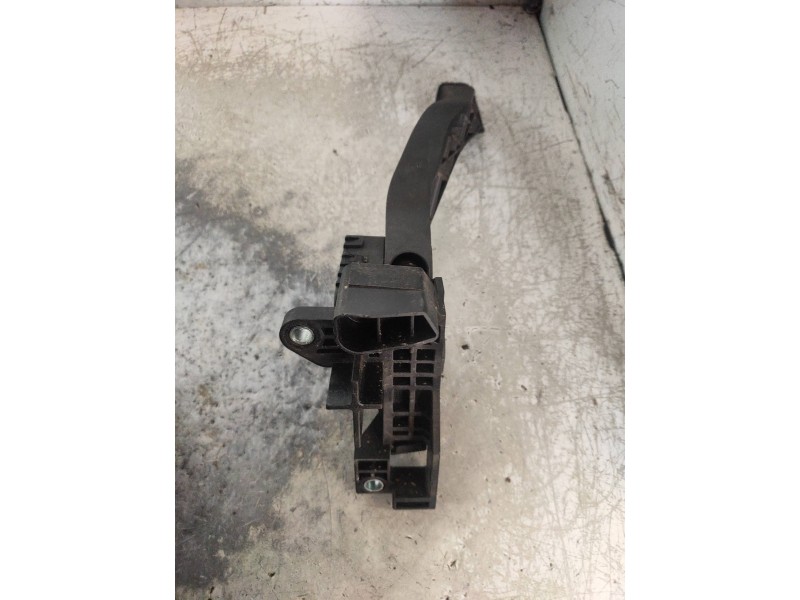 Recambio de potenciometro pedal para iveco daily furgón 2.3 diesel cat referencia OEM IAM 5801333490  B720