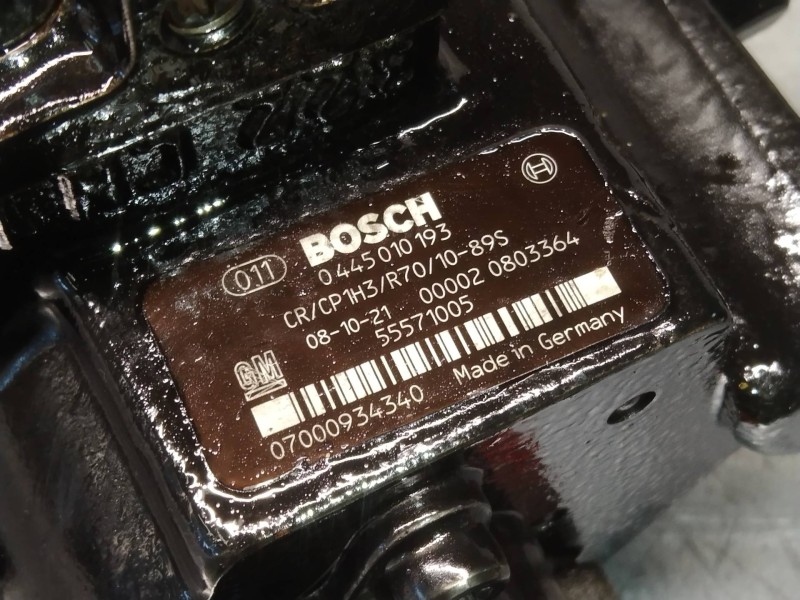 Recambio de bomba inyeccion para opel insignia berlina cosmo referencia OEM IAM 0445010193 55571005 