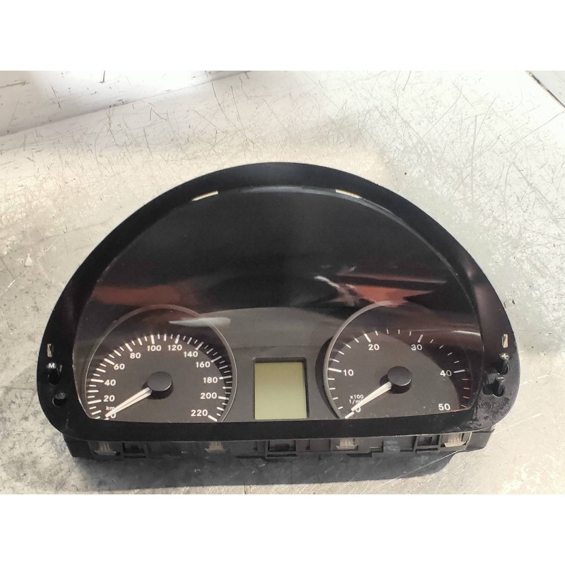 Recambio de cuadro instrumentos para mercedes vito kasten (639) 113 cdi extralang (639.605) referencia OEM IAM A6399001100  