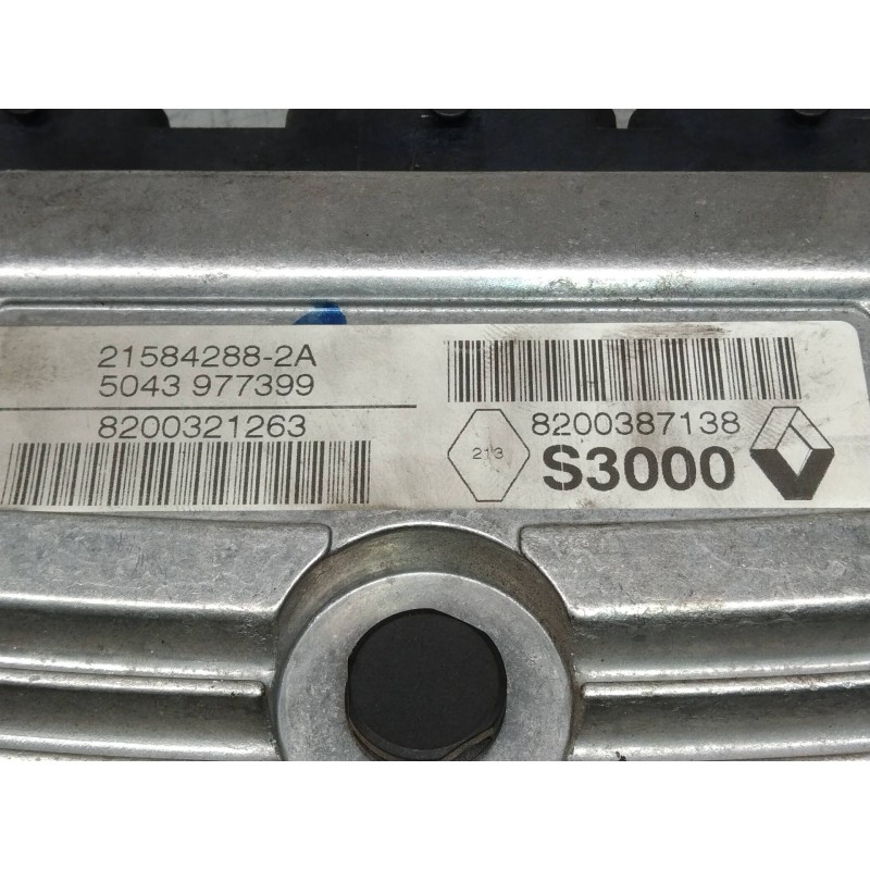 Recambio de centralita motor uce para renault megane ii berlina 5p confort authentique referencia OEM IAM 215842882A 8200321263 