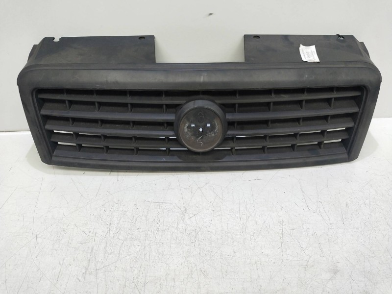 Recambio de rejilla delantera para fiat doblo cargo referencia OEM IAM    Recambio de rejilla delantera para fiat doblo cargo referencia OEM IAM