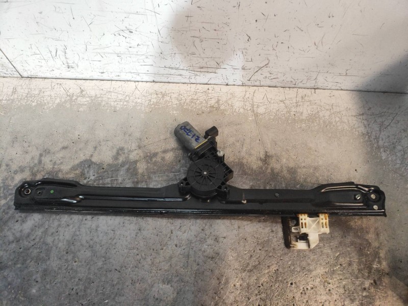Recambio de elevalunas delantero izquierdo para iveco daily furgón 2.3 diesel cat referencia OEM IAM 5801529324  