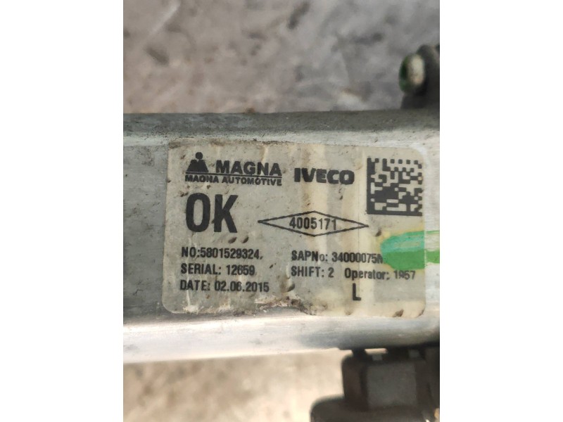 Recambio de elevalunas delantero izquierdo para iveco daily furgón 2.3 diesel cat referencia OEM IAM 5801529324  