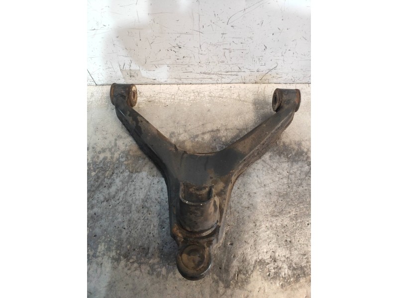 Recambio de brazo suspension inferior delantero derecho para iveco daily furgón 2.3 diesel cat referencia OEM IAM   