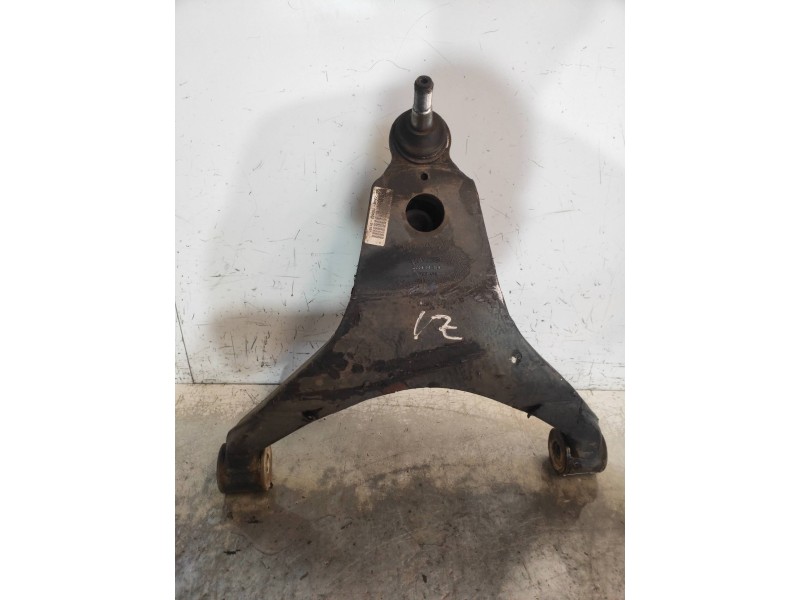 Recambio de brazo suspension inferior delantero izquierdo para iveco daily furgón 2.3 diesel cat referencia OEM IAM   