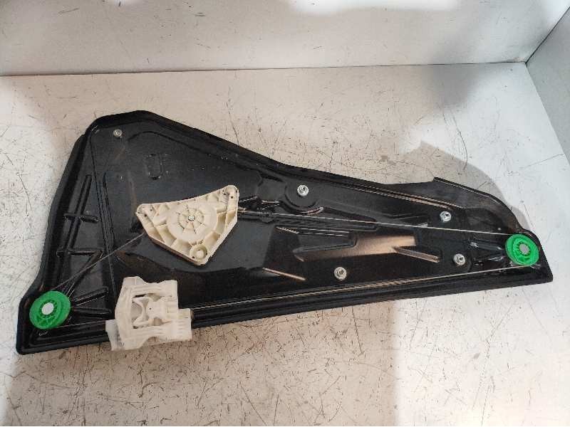 Recambio de elevalunas trasero izquierdo para land rover range rover sport v8 td hse black&white referencia OEM IAM CVH500130  