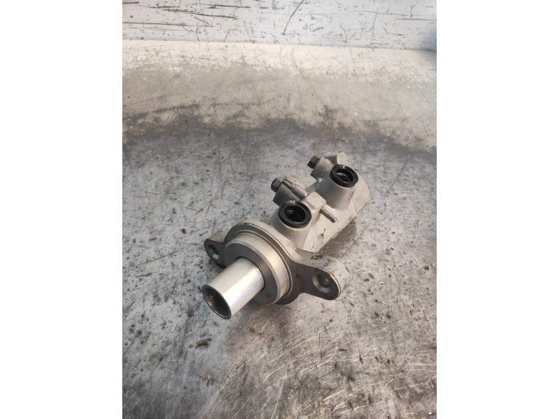 Recambio de bomba freno para iveco daily furgón 2.3 diesel cat referencia OEM IAM 0204Y24450  