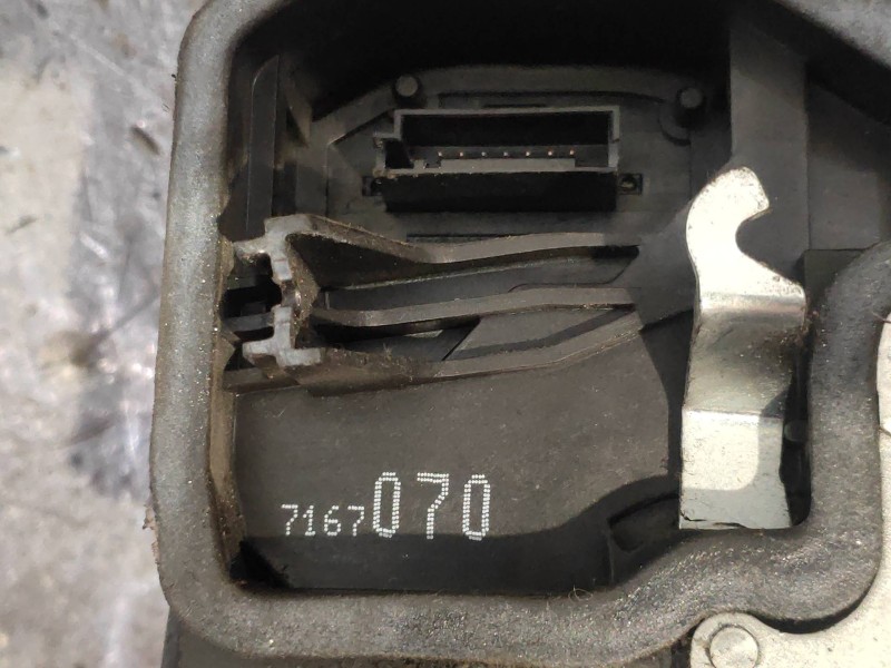 Recambio de motor cierre centralizado trasero derecho para bmw serie 1 berlina (e81/e87) 118d referencia OEM IAM 7167070  