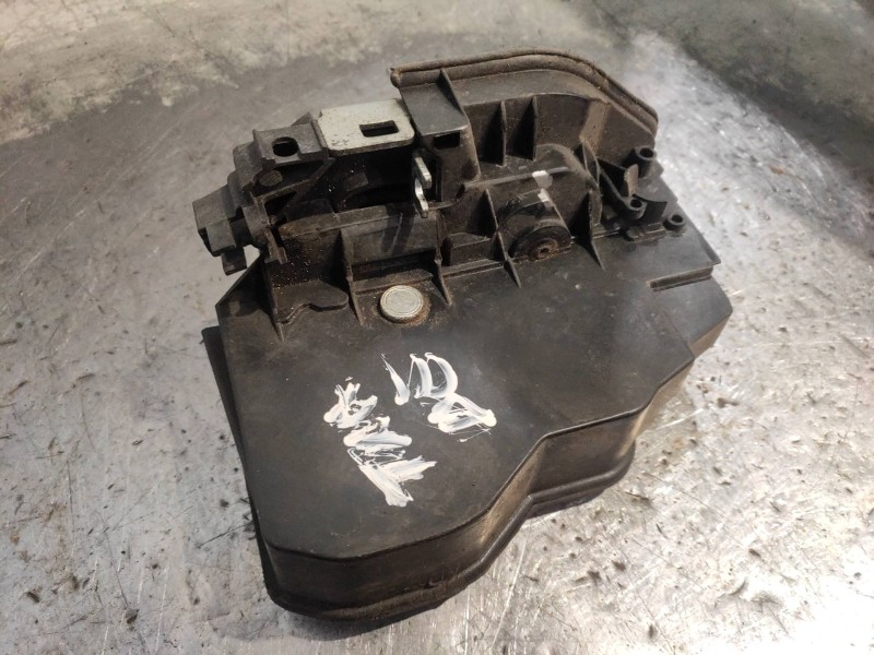 Recambio de motor cierre centralizado trasero derecho para bmw serie 1 berlina (e81/e87) 118d referencia OEM IAM 7167070  