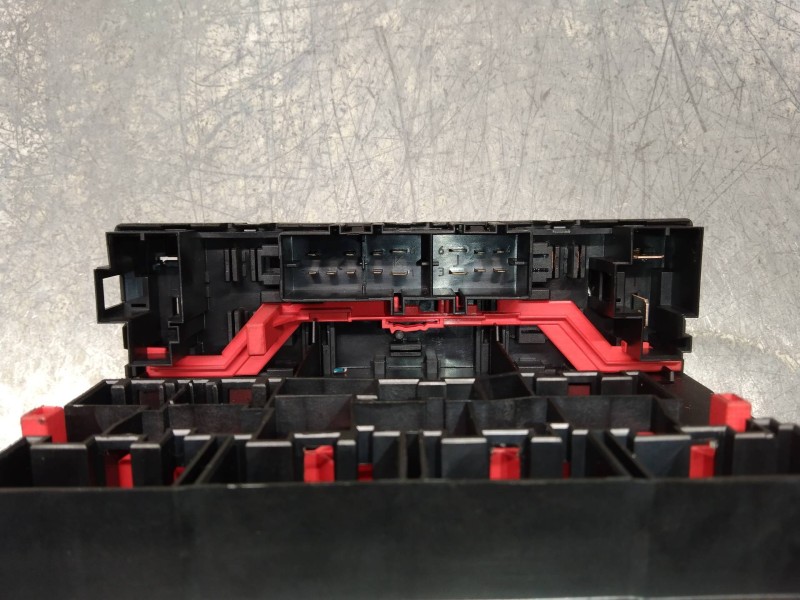 Recambio de caja reles / fusibles para audi a3 (8p) 2.0 tdi ambiente referencia OEM IAM 8P0907279A F005V00219 