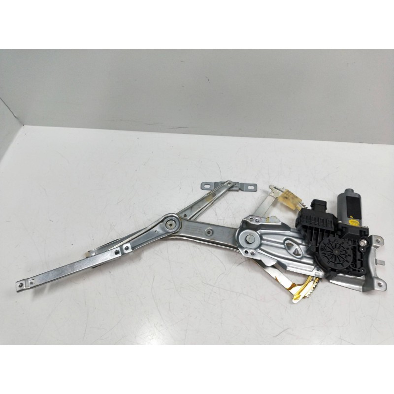Recambio de elevalunas delantero derecho para opel astra gtc 1.8 16v referencia OEM IAM 13101479 982825101 3P