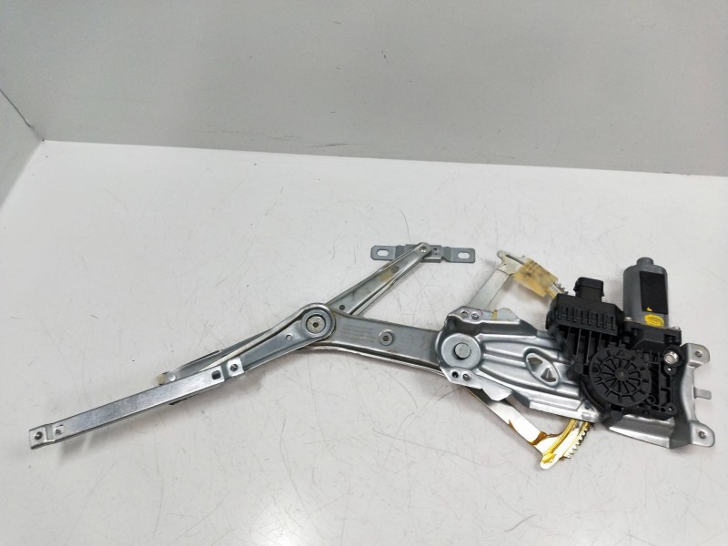 Recambio de elevalunas delantero derecho para opel astra gtc 1.8 16v referencia OEM IAM 13101479 982825101 3P