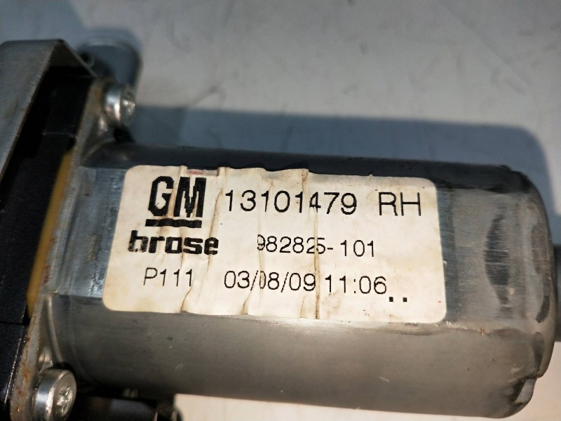 Recambio de elevalunas delantero derecho para opel astra gtc 1.8 16v referencia OEM IAM 13101479 982825101 3P