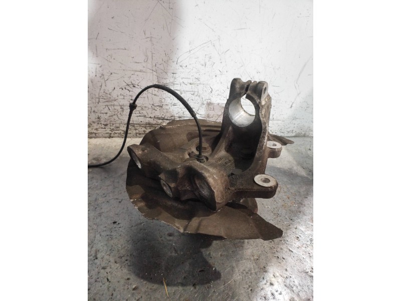 Recambio de mangueta delantera derecha para bmw serie 1 berlina (e81/e87) 118d referencia OEM IAM 31216764444  