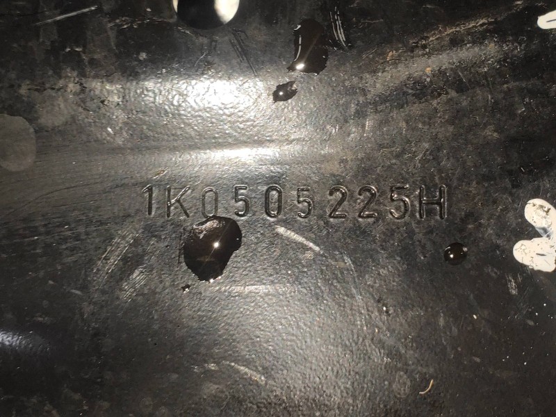 Recambio de brazo suspension superior trasero izquierdo para skoda yeti active referencia OEM IAM 1K0505225H  