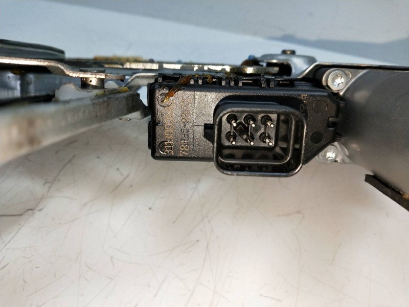 Recambio de elevalunas delantero derecho para opel astra h berlina 1.7 16v cdti referencia OEM IAM 13101481 994885101 5P