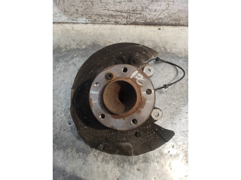 Recambio de mangueta delantera izquierda para bmw serie 1 berlina (e81/e87) 118d referencia OEM IAM 31216764443  