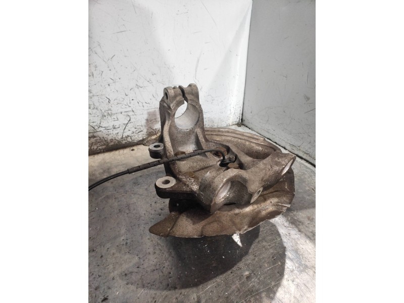 Recambio de mangueta delantera izquierda para bmw serie 1 berlina (e81/e87) 118d referencia OEM IAM 31216764443  