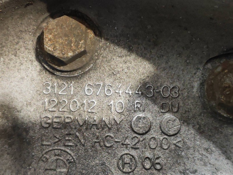 Recambio de mangueta delantera izquierda para bmw serie 1 berlina (e81/e87) 118d referencia OEM IAM 31216764443  