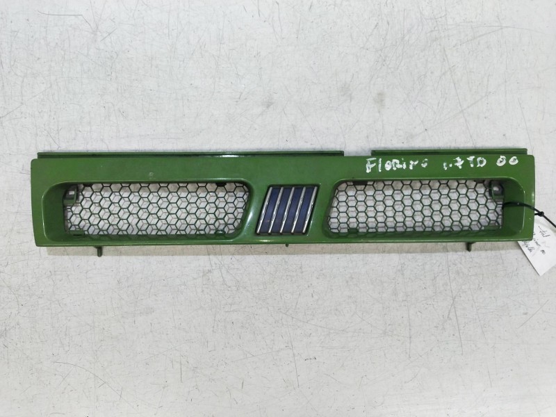 Recambio de rejilla delantera para fiat fiorino enero (255) referencia OEM IAM    Recambio de rejilla delantera para fiat fiorino enero (255) referencia OEM IAM