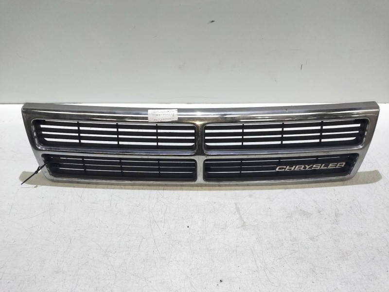 Recambio de rejilla delantera para chrysler voyager (gs) 2.5 turbodiesel referencia OEM IAM   